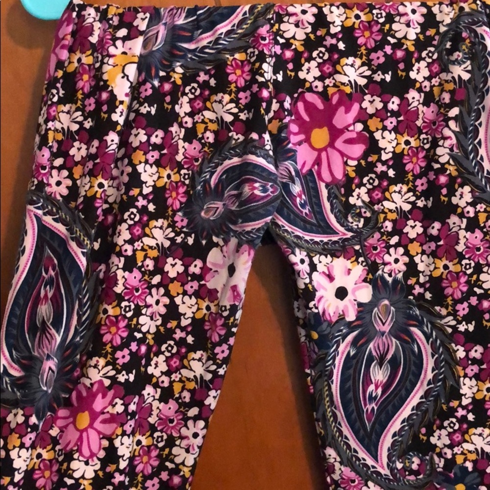 Lularoe leggings paisley floral 🦄 TC